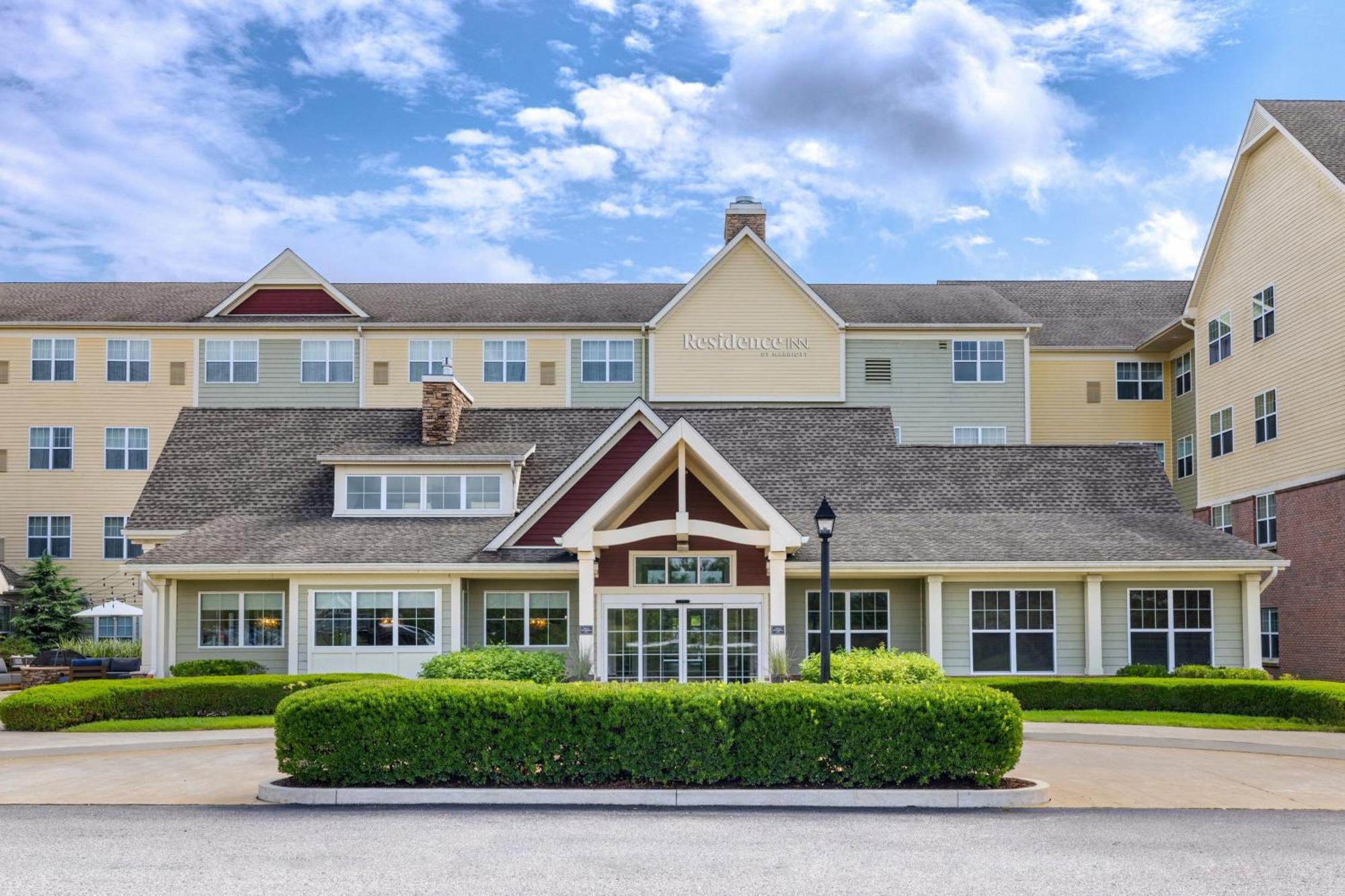 Residence Inn By Marriott Long Island Islip/Courthouse Complex Сентрал-Айлип Экстерьер фото